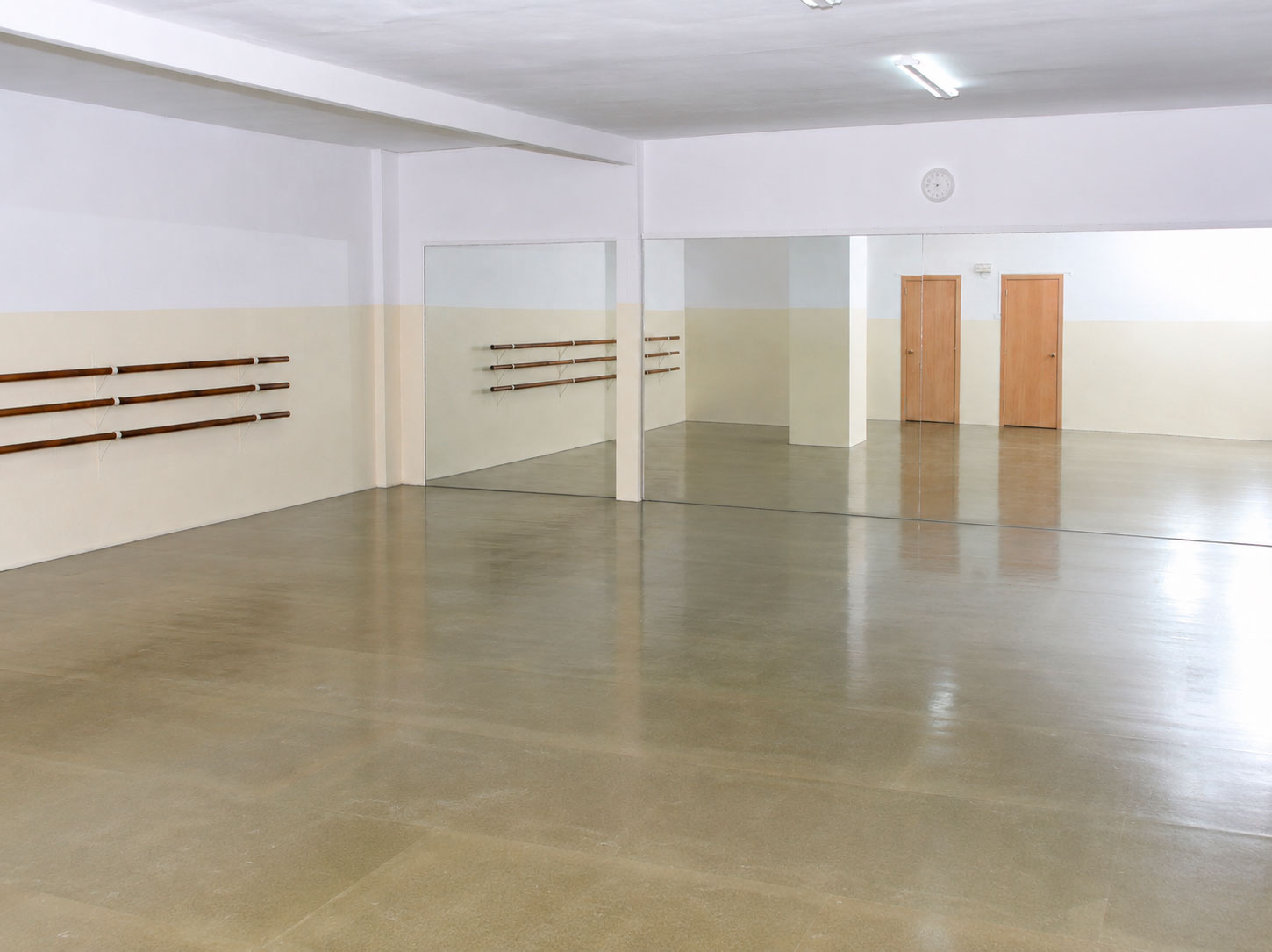Entrada de la histórica escuela Salamanca del Centro de Danza Mari Cruz Alcalá