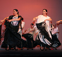 Sevillanas durante el Festival de Fin de Curso